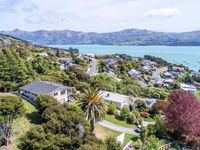 Hilltop Haven Akaroa Holiday Home