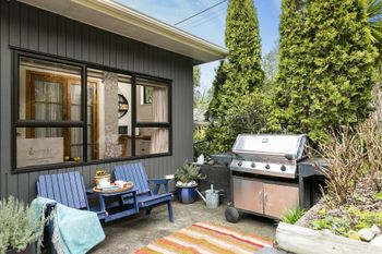 A Relaxed Haven By The Sea - Accommodation New Zealand 6