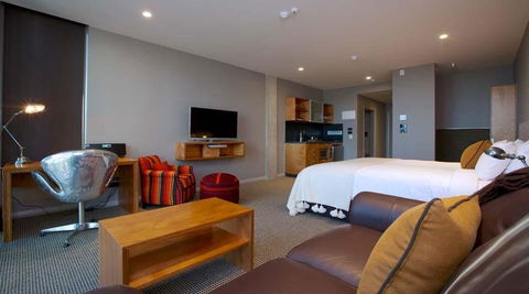 King & Queen Hotel Suites - Accommodation New Zealand 4
