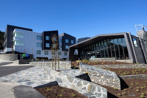 Holiday Inn Express & Suites Queenstown - Accommodation New Zealand 0