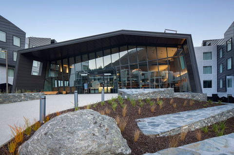 Holiday Inn Express & Suites Queenstown - Accommodation New Zealand 2